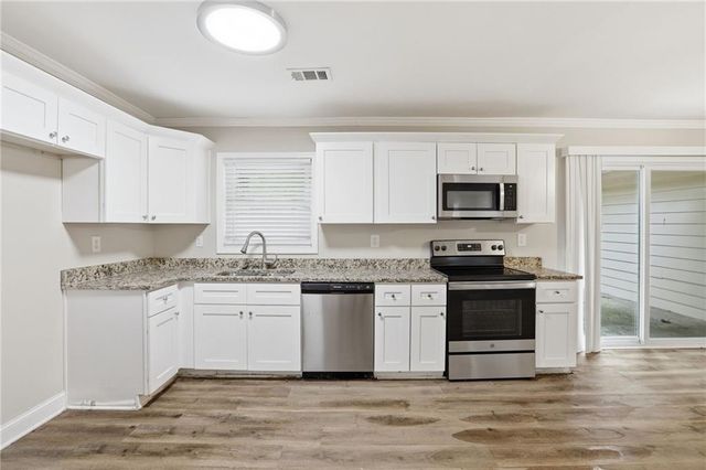 310 Flagstone Drive SW, Atlanta, GA 30331