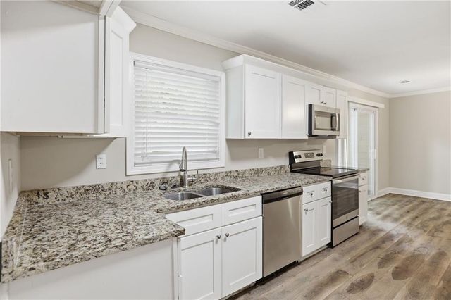 310 Flagstone Drive SW, Atlanta, GA 30331