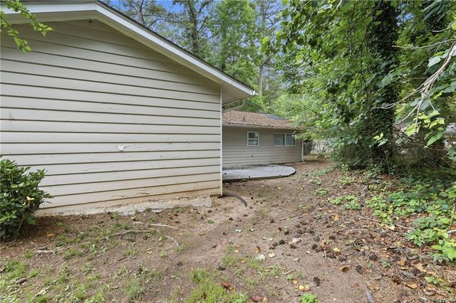 310 Flagstone Drive SW, Atlanta, GA 30331