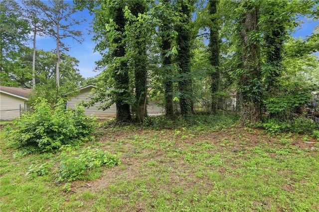 310 Flagstone Drive SW, Atlanta, GA 30331