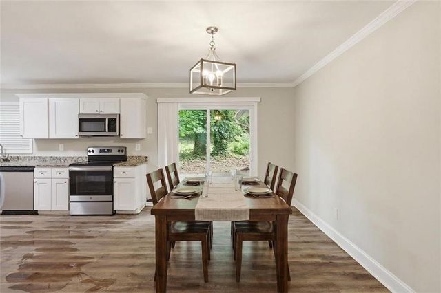 310 Flagstone Drive SW, Atlanta, GA 30331