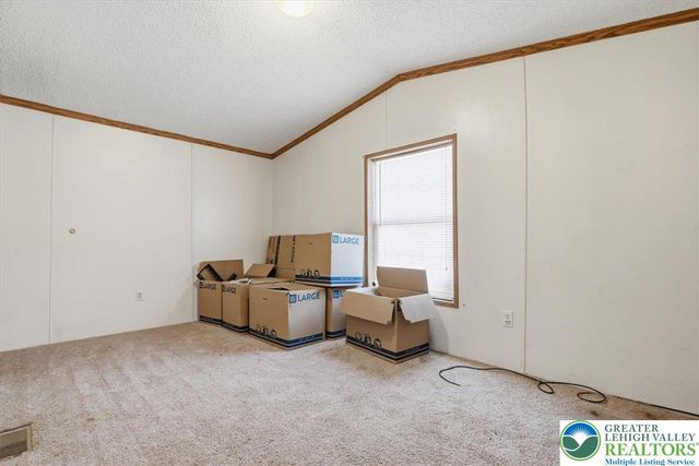 286 Lower Nis Hollow Drive, Mahoning Twp, PA 18235