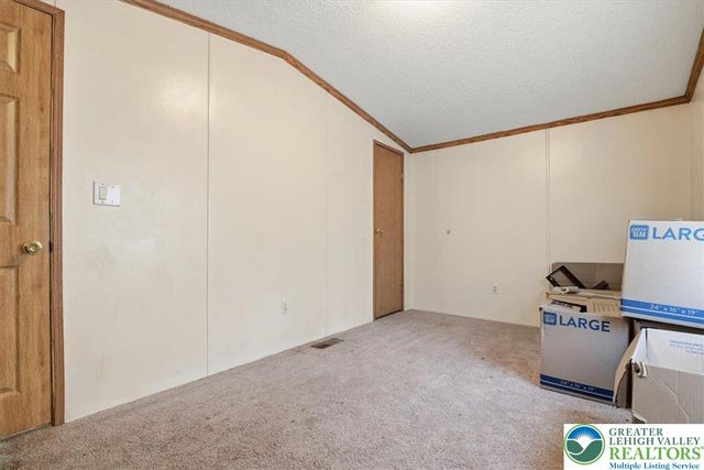 286 Lower Nis Hollow Drive, Mahoning Twp, PA 18235