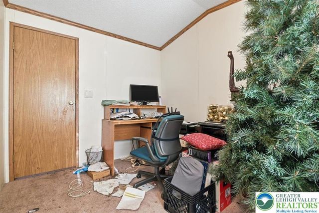 286 Lower Nis Hollow Drive, Mahoning Twp, PA 18235