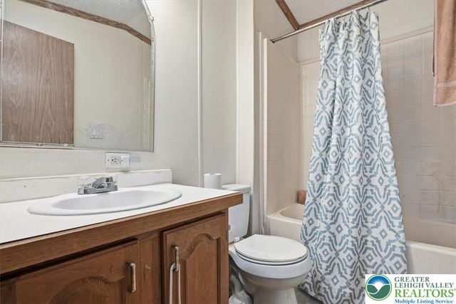 286 Lower Nis Hollow Drive, Mahoning Twp, PA 18235