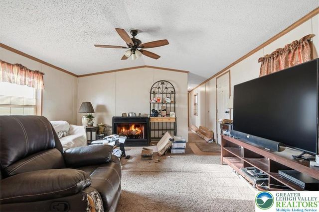 286 Lower Nis Hollow Drive, Mahoning Twp, PA 18235