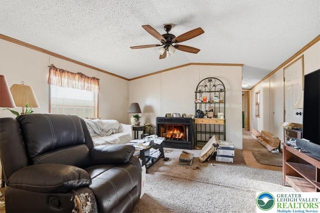 286 Lower Nis Hollow Drive, Mahoning Twp, PA 18235