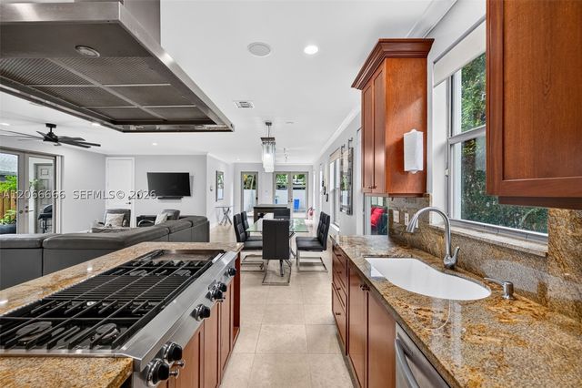 125 NE 16th Ter, Fort Lauderdale, FL 33301