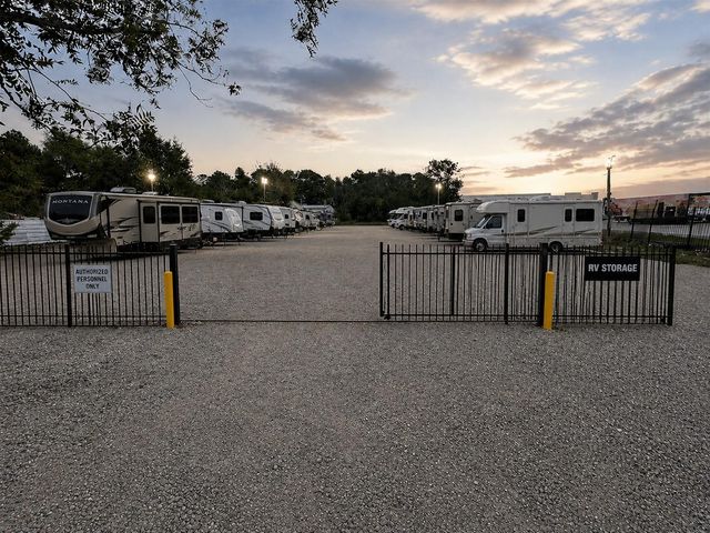 6920 Flintlock Road, Houston, TX 77040