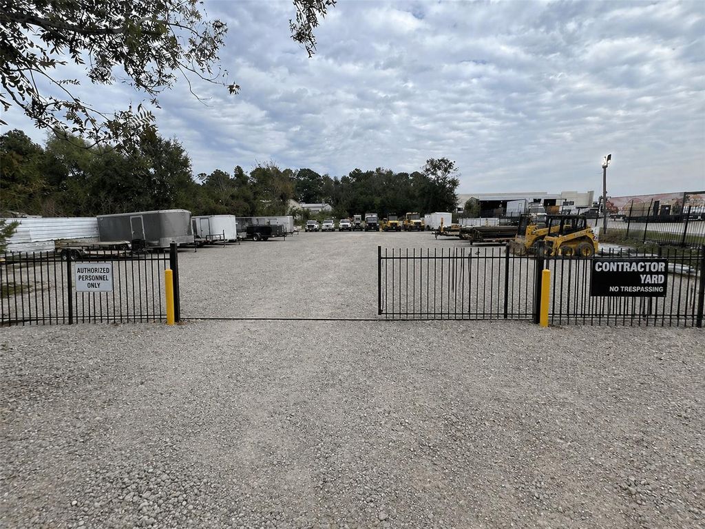6920 Flintlock Road, Houston, TX 77040