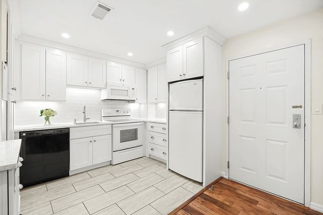 666 Main Street 315, Winchester, MA 01890