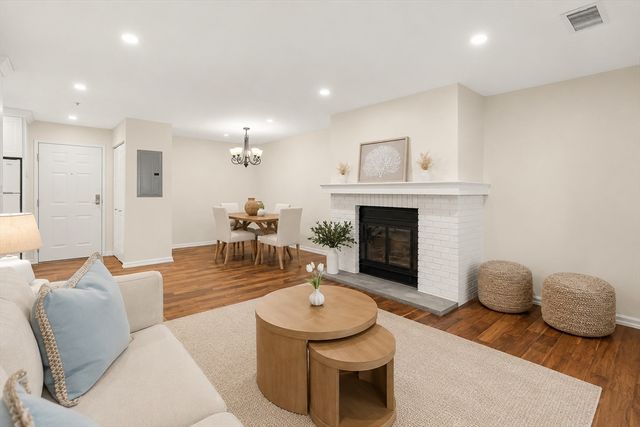 666 Main Street 315, Winchester, MA 01890