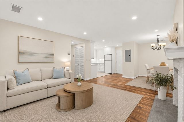 666 Main Street 315, Winchester, MA 01890