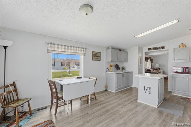 4425 Wynnwood Drive, Howell, MI 48843