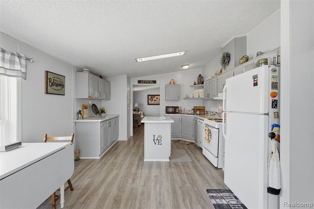 4425 Wynnwood Drive, Howell, MI 48843