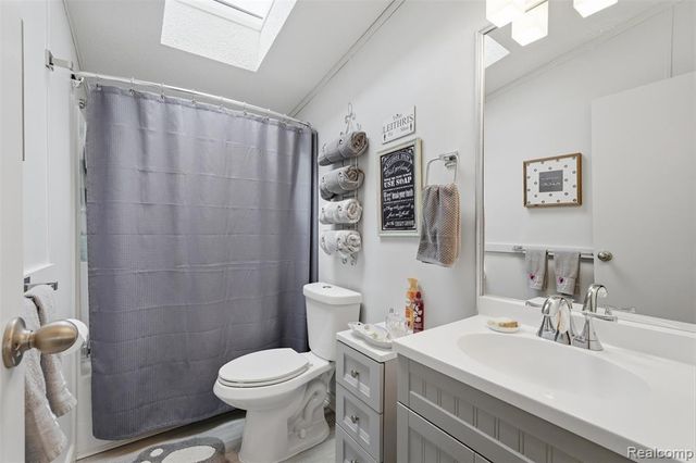 4425 Wynnwood Drive, Howell, MI 48843