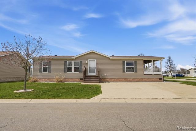 4425 Wynnwood Drive, Howell, MI 48843