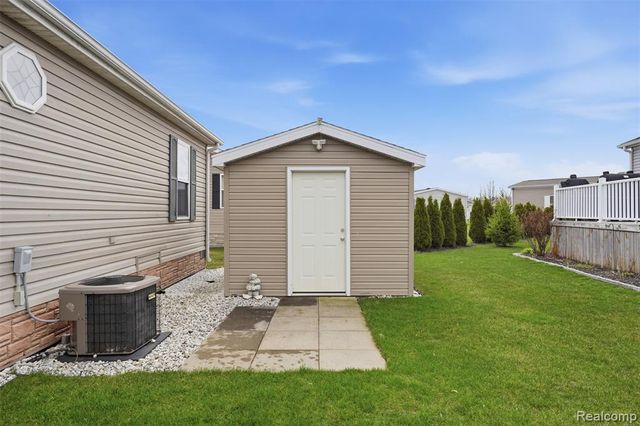4425 Wynnwood Drive, Howell, MI 48843