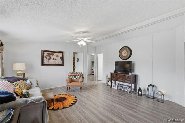 4425 Wynnwood Drive, Howell, MI 48843