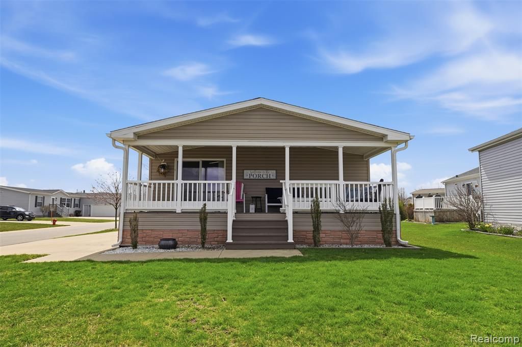 4425 Wynnwood Drive, Howell, MI 48843