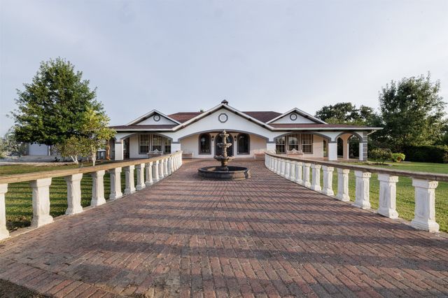 4699 County Road 1600, Alba, TX 75410