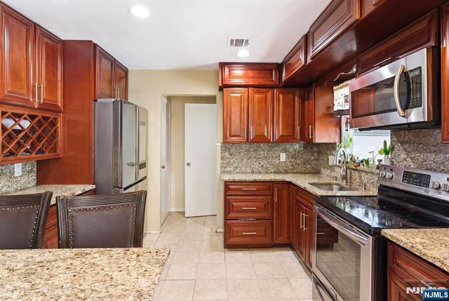 46 Lexington Avenue, Bloomfield, NJ 07003