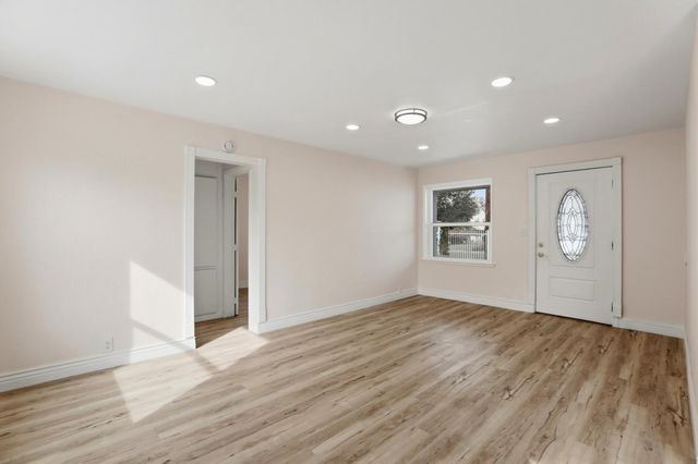 3712 42nd Avenue, Sacramento, CA 95824