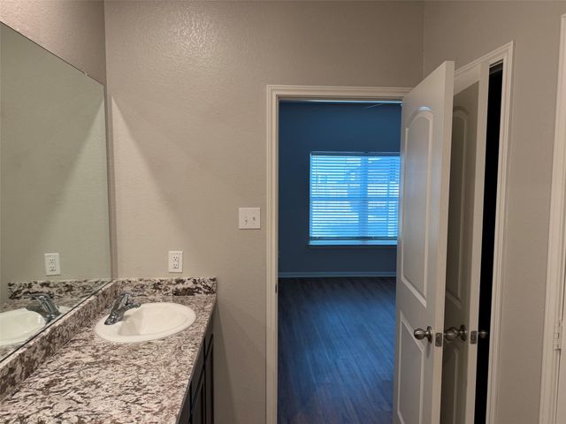 105 Declaration LN, Liberty Hill, TX 78642
