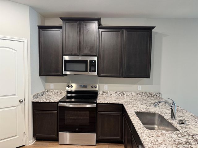 105 Declaration LN, Liberty Hill, TX 78642
