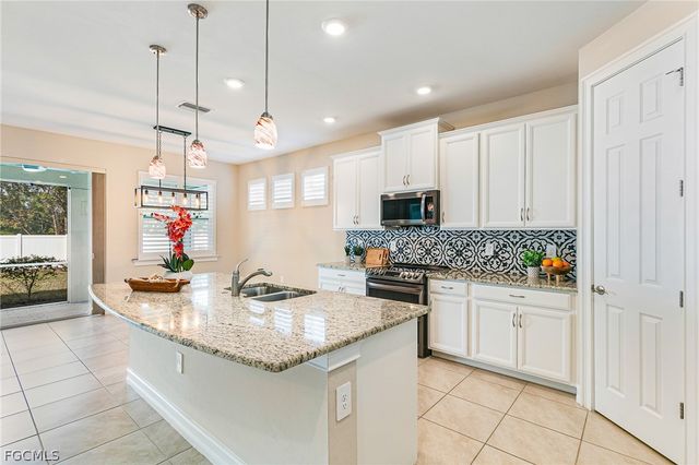 3028 Royal Gardens AVE, Fort Myers, FL 33916