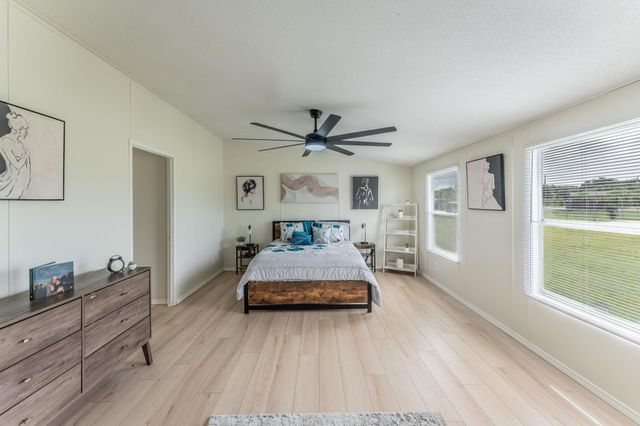 160 Indian TRL, Lockhart, TX 78644