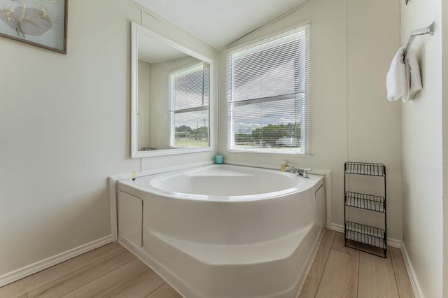 160 Indian TRL, Lockhart, TX 78644