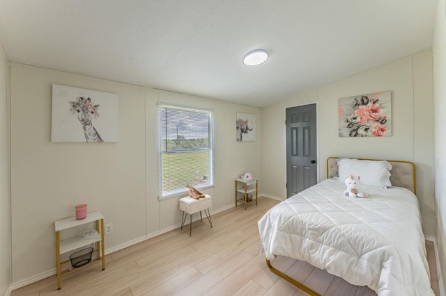 160 Indian TRL, Lockhart, TX 78644