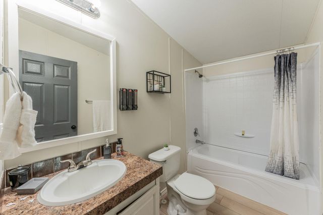 160 Indian TRL, Lockhart, TX 78644