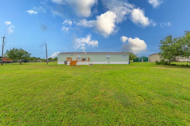 160 Indian TRL, Lockhart, TX 78644
