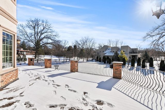 26 Meadow Road, Palos Park, IL 60464