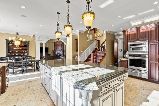 26 Meadow Road, Palos Park, IL 60464