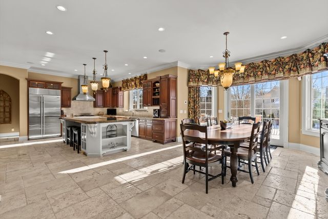 26 Meadow Road, Palos Park, IL 60464