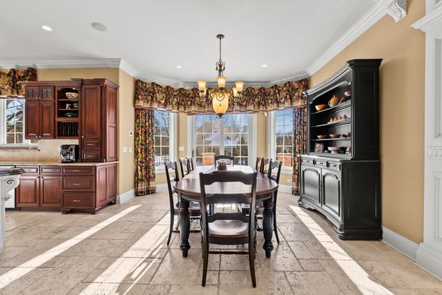 26 Meadow Road, Palos Park, IL 60464