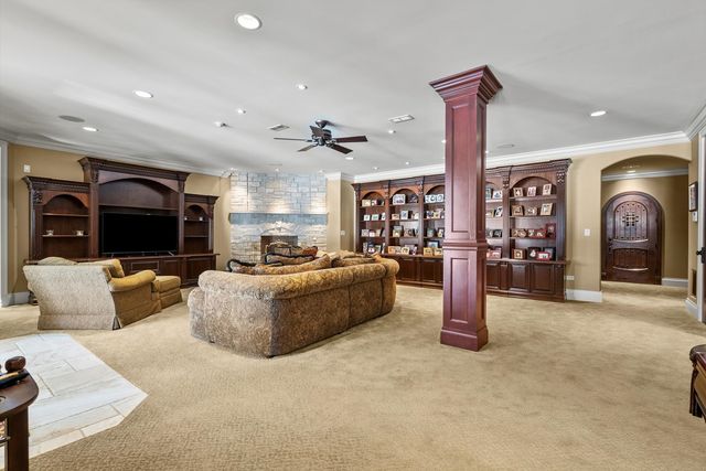 26 Meadow Road, Palos Park, IL 60464