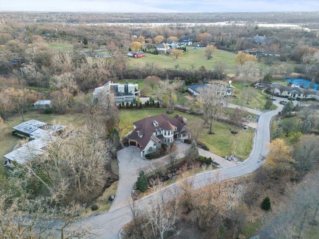 26 Meadow Road, Palos Park, IL 60464