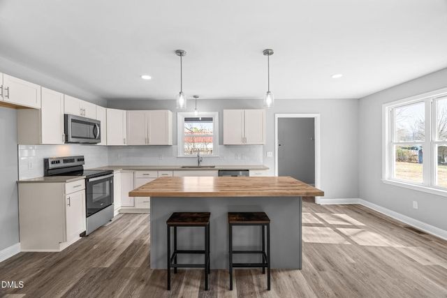 2005 Tanglewood Drive, Clayton, NC 27520