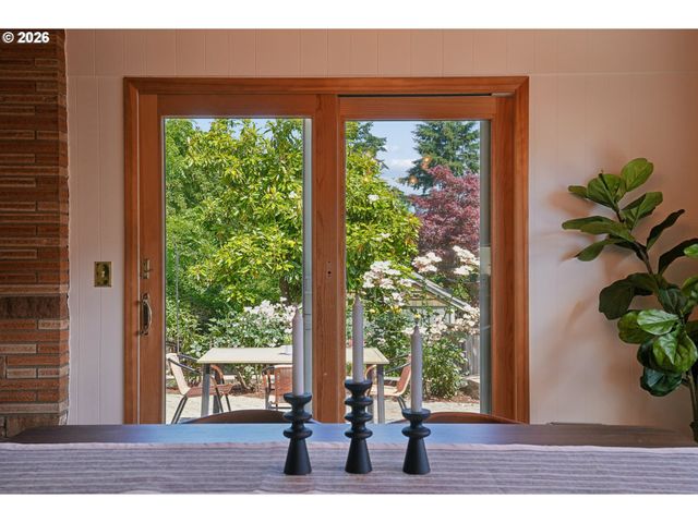 1717 Sw CANBY St, Portland, OR 97219
