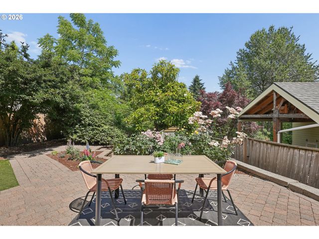 1717 Sw CANBY St, Portland, OR 97219