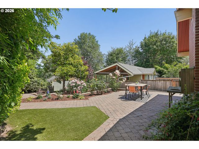 1717 Sw CANBY St, Portland, OR 97219