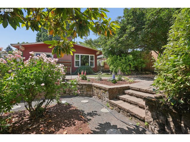 1717 Sw CANBY St, Portland, OR 97219