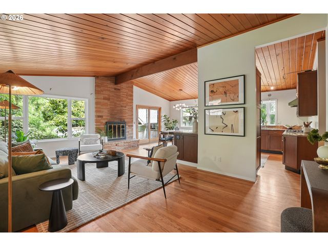1717 Sw CANBY St, Portland, OR 97219