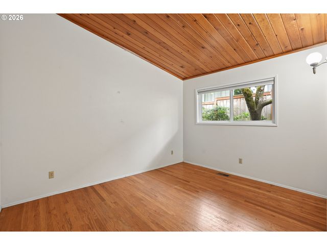 1717 Sw CANBY St, Portland, OR 97219
