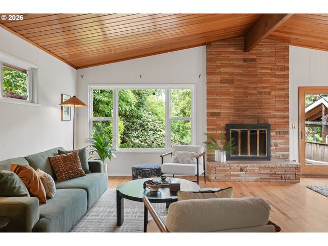 1717 Sw CANBY St, Portland, OR 97219