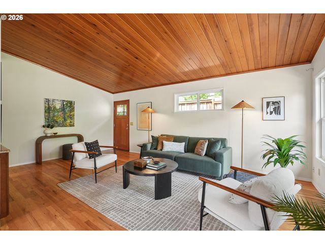 1717 Sw CANBY St, Portland, OR 97219